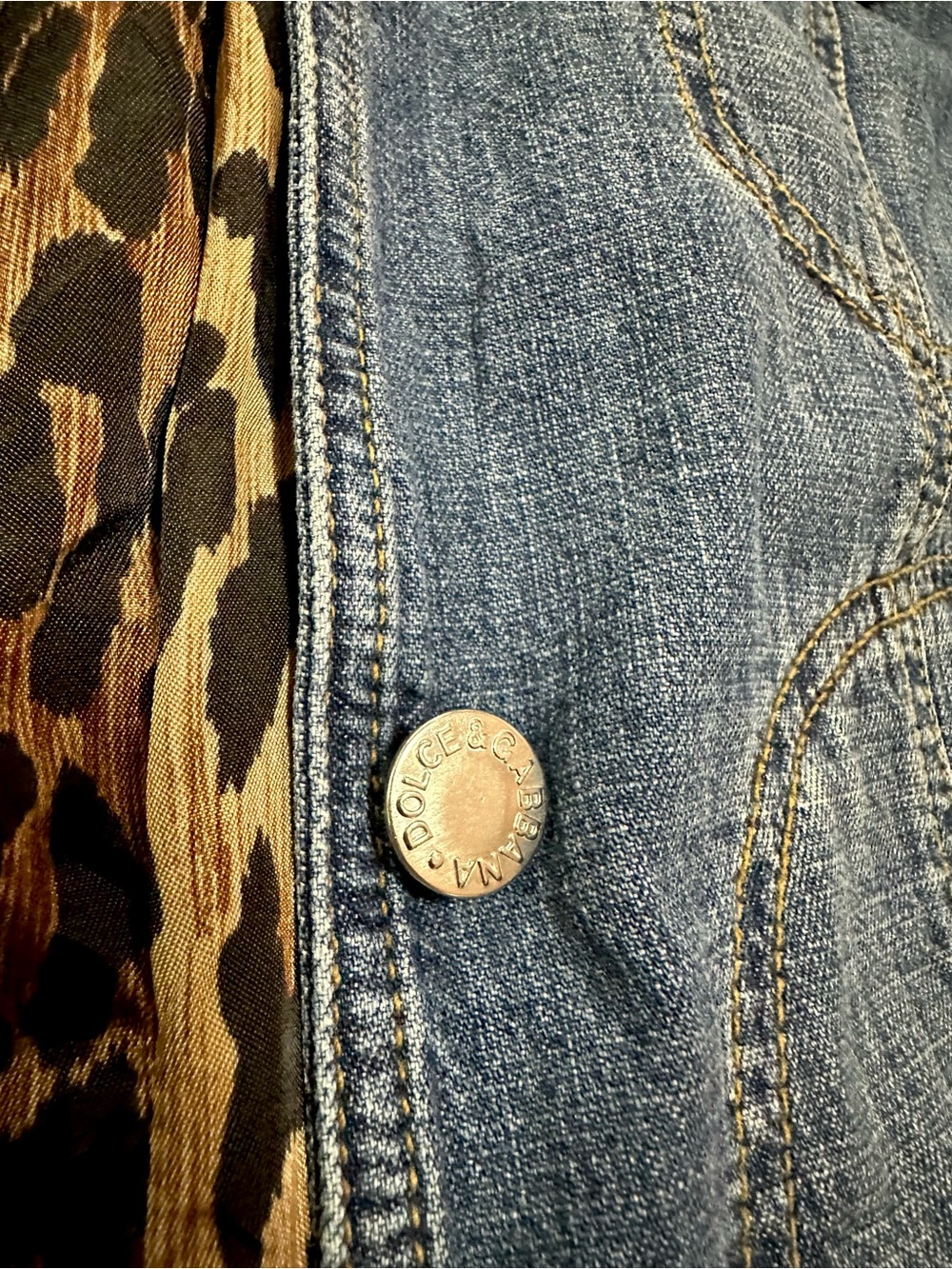 Vintage Dolce & Gabbana Jean Jacket With 🐆  Leopard Lining - Sz 40 - Picture 6 of 16